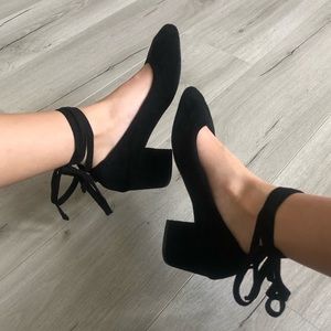 Black Heeled Sandal with Ankle Ties
